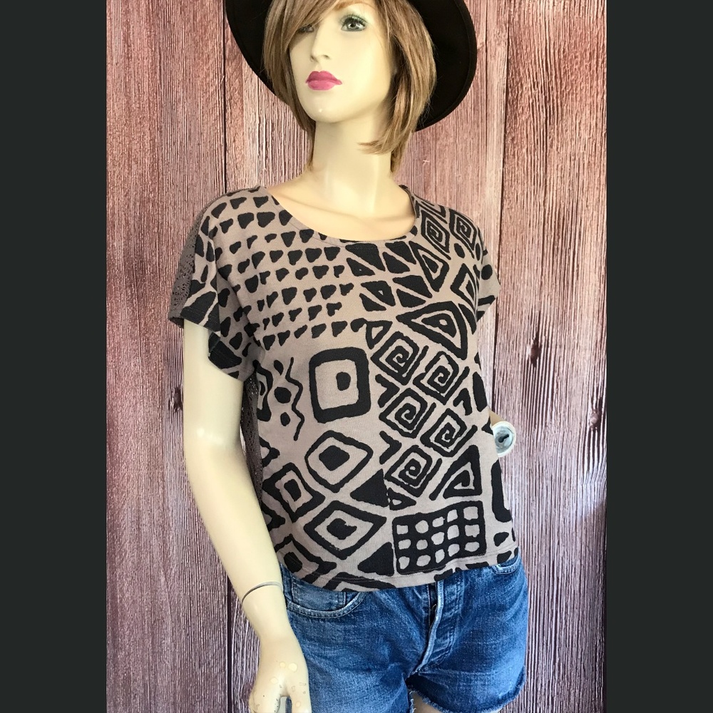 Forever 21 Tribal Print Top Lace Back Medium